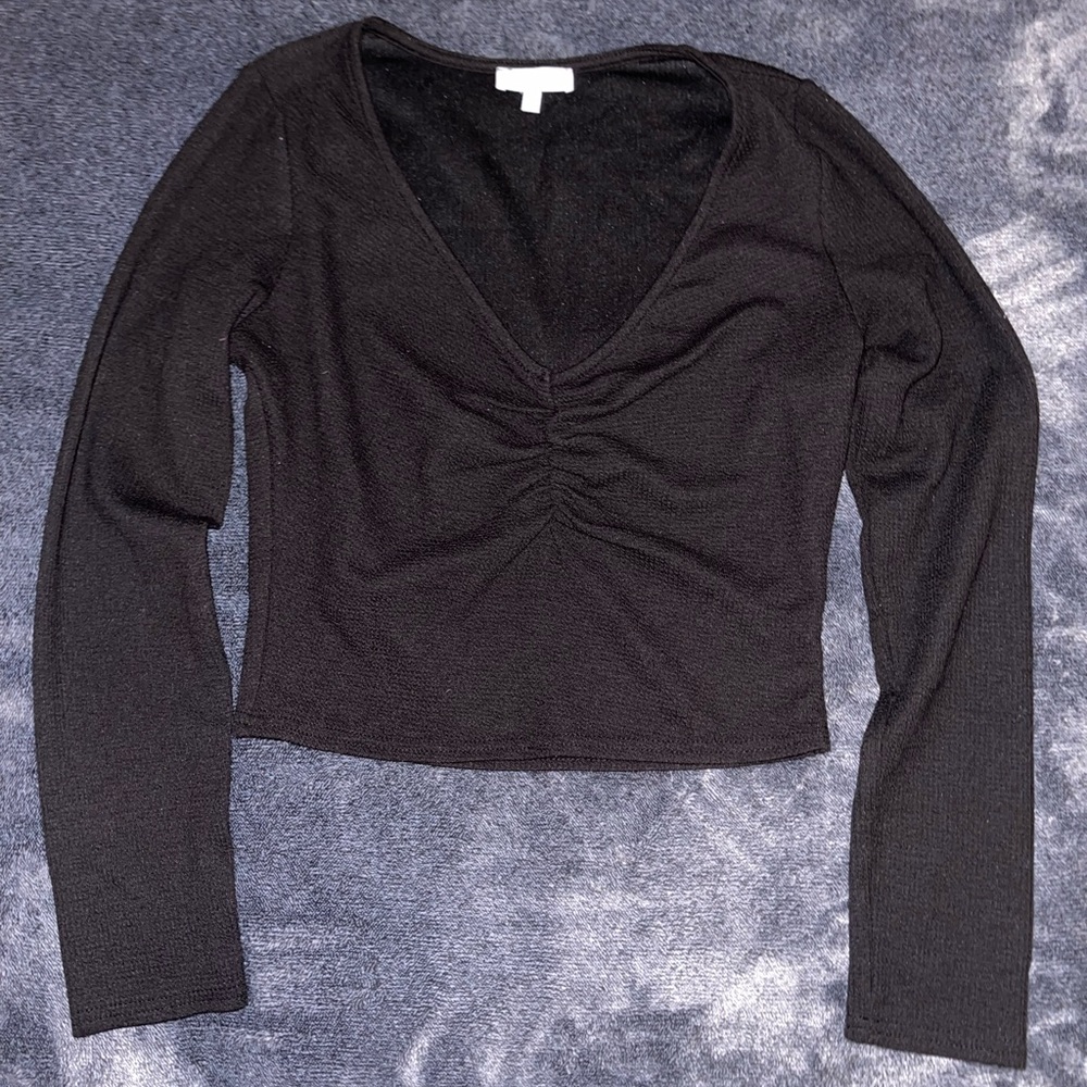 Black long sleeve crop top
